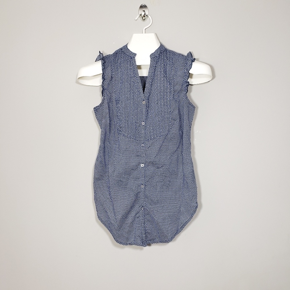 Maurice's sleeveless shirt